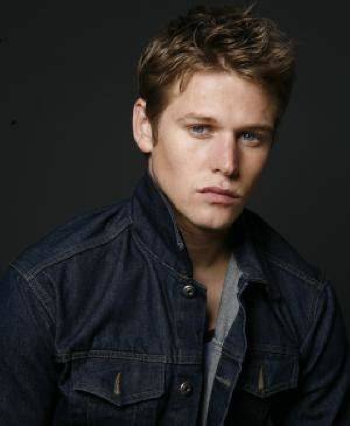 Zach Roerig Net Worth